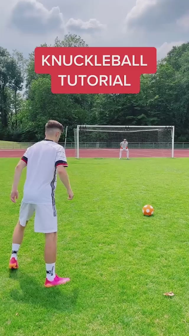 KickerBall - Balón con efecto que marca una trayectoria curva